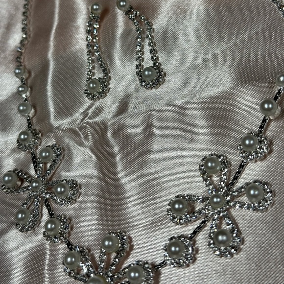 Flower Jewelry Set - Picture 5 of 6